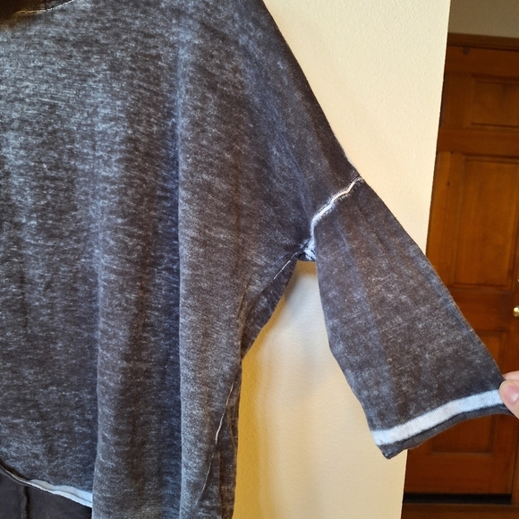 Democracy Womens Cowl Neck 3/4 length sleeves sweatshirt. Boxy. Size M - Picture 3 of 6